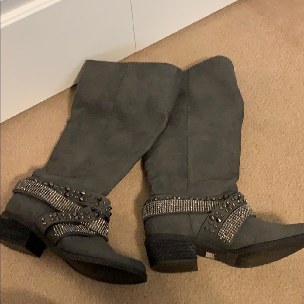 Not rated grey boots from the buckle
